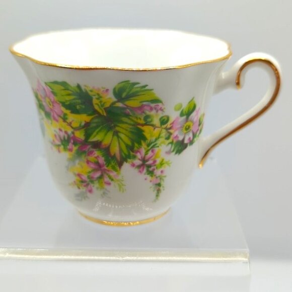 Clare Teacup & Saucer Fine Bone China Made in England Floral Gold Trim - Picture 3 of 10